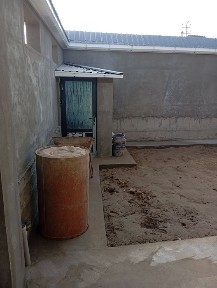 Uy sotiladi Toshkent shahar Yangihayot tum beshinchi bekat dan 3km