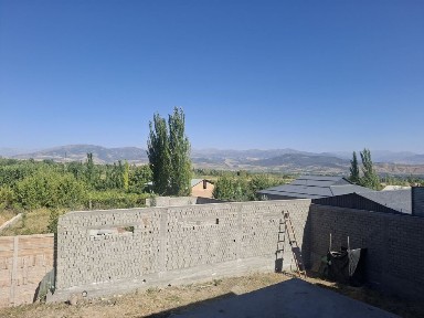 Oqtoshda srochna karopka dacha sotiladi