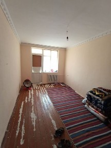 Қарши янги бозор олдидан 2 хонали ўрта қатор иккиламчига катта балконл