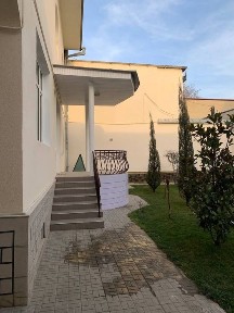 Аренда Дома. 4сот. 6 ком. Можно под Нежилое. Брюки Ипак Йули.