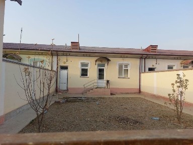 Жиззах шахар Нурафшон махалласида каттеж сотилади 2 сотих 4 хона