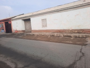 Hovli sotiladi vang'ozi