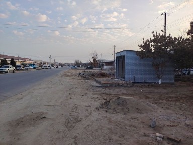 Katta hovli sotiladi