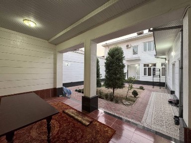 продается участок 2 этажный дом