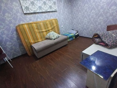 Mehnat postda joylashgan