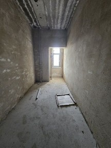 31 maktab oldida 5qavatlik yangi gʻishtli uyning 1qav