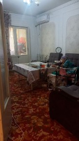 Продам сергели3 2ком 1этаж 5этажки квадратная прихожка бал2х6