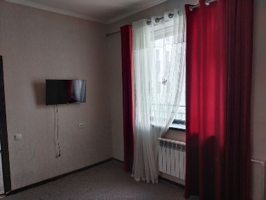 Янги хает уйларидан квартира сотилади