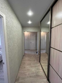 Сдается одна комнатная квартира в центре Кагана 3 этаж новый