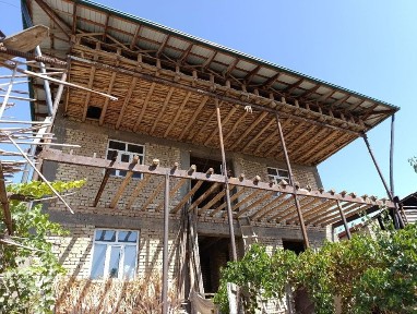 Янги курилган 2 этажли уй 55000 доллар келишамиз