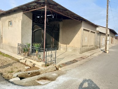 Аранчада ховли сотилади