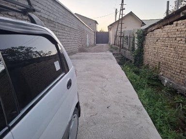 Дачадан ер булиб сотилади 2. сотих Г. Чирчик