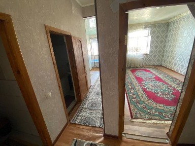 1 хонали квартира срочно сотилади. 10 Микрорайондан