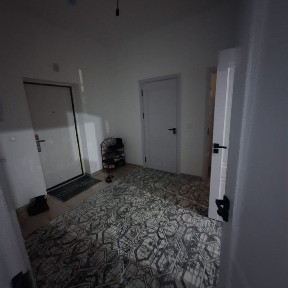 Urikzor rezdence uzrikzor bozori oldida. 2 xana hamma sharoitlar bor