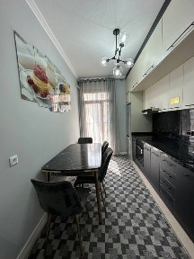 Продается квартира Алмазар сити 2/13/18, ремонт, мебель и парковка.