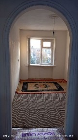 квартира сотилади. Маргилон економ колежи олдида этаж, сотилади