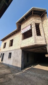 Uy sotiladi karobka holatda. Уй сотилади каробка холатда