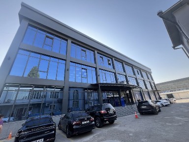 Ofis Arendaga Pushkin metrosi yonida