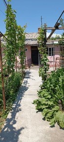 Продаётся 5 ком. квартира. Центр г. Янгиюль 5/1/1. Все рядом! 160кв. м