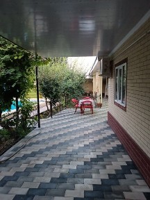 Продаётся дом 6соток все условия для жизни и отдыха большой бассейн