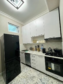 Pushkin metro yaqinida kvartira bor