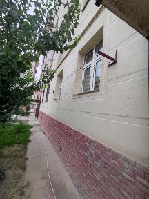 Чирчиқ шахри дилчехра клиника орқасида 3 хонали уй сотилади