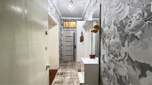 Фаргона шахар Бурч аптекаси олдида 4 хонали уй сотилади !