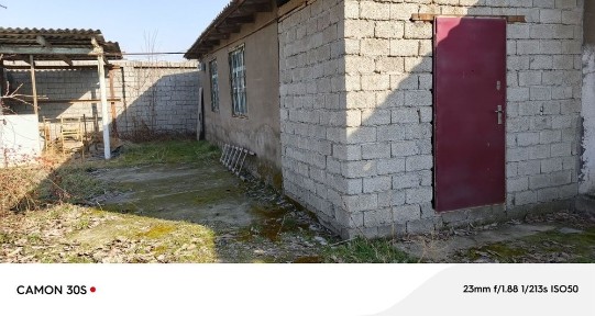 Ховли сотилади. (Ахмад Яссавий)