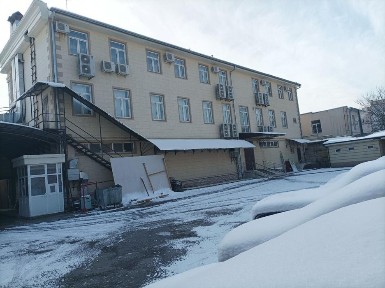 Продаётся или сдается в аренду отдельно стоящее 4-х этажное здание