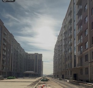 Зудлик билан бир хонали уй сотилади каробка