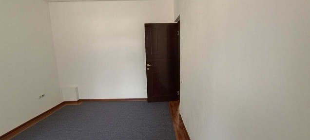 Сдаётся 2-комнатная квартира пустая 1 этаж Массив Заря, новостройка