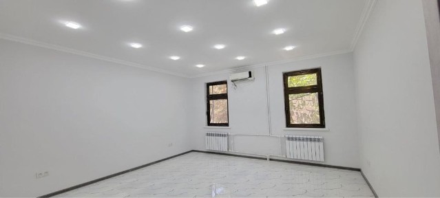 Офис салон магазин метро Ойбек 84 кв м