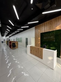 Вдоль центральной дороги сдается коммерческое помещение