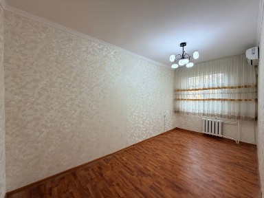 Yunusobod 15 kvartal 2xona 3 qilingan srochna sotiladi!