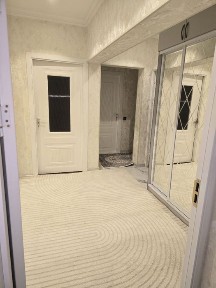 Срочна продается квартира. Торг уместен. Маклеров не беспокоить.