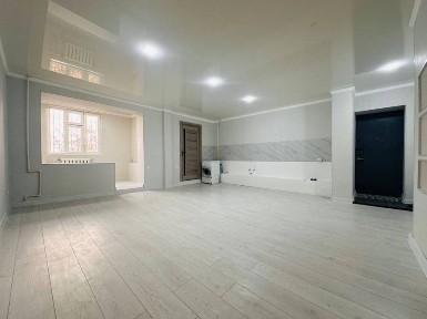 Максим Горький 171 школа 2х ком. кв 56м2 Кирпич 2х6 балкон