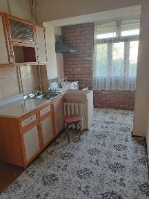 Срочно продаётся 1 ком квартира. Рисовый Мухтара Ашрафи 11й корпус