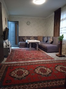 Сдаётся в г Янгиюле, 1 комнатная квартира переделанная в 2 комнатную.