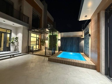 Метро БИЙ, дом площадью 460м. кв