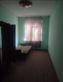 Продаю свою трехкомнатную римовый базар магнит 70м2 без ремонта кирпич