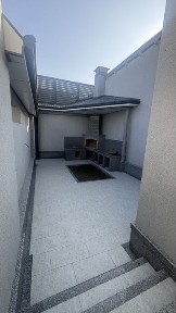 Сдается вдом. 250 квд. Трех уровня. Два санузла. Имеется Летная кухня.