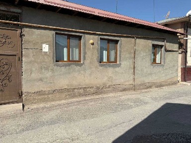 Қибрай марказида уй сотилади