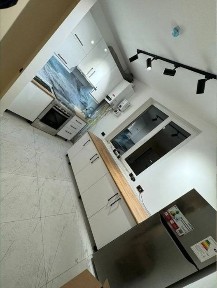 Maksim Gorkiy metro yaqnida arenda bor bezmakler