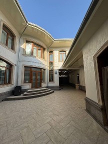 Продается дом 3,64 соток, 7 комнат