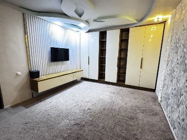 Уй ижарага берилади. Галаба шох кучаси йулни устида. Ориентир MAXIMUM