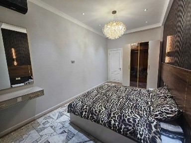 Royal House, 2/9/10, Ориентир: Фрегат кафе, Шота Руставели 54м2 !