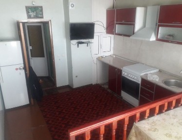 Урикзор Из-за бозор олдида 2 хона. 350.у.е. реалторский