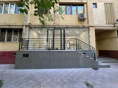 Сдается в аренду помещение вдоль дороги 100м2 - ЦУМ | 110 школа