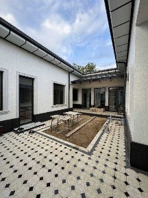 Keles hududida kirib yashash uchun tayyor xonadon sotuvda