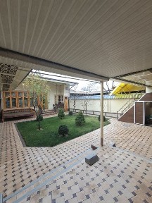 Самарканд Дарвоза Беш лола кучада 2,55 сотиз тайёр ховли сотилади.